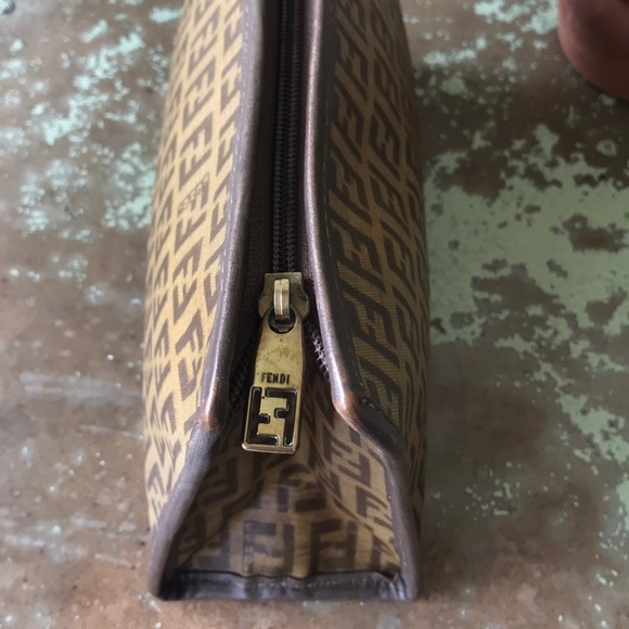 💕SOLD💕Fendi zucchino zippered clutch - Picture 6 of 11